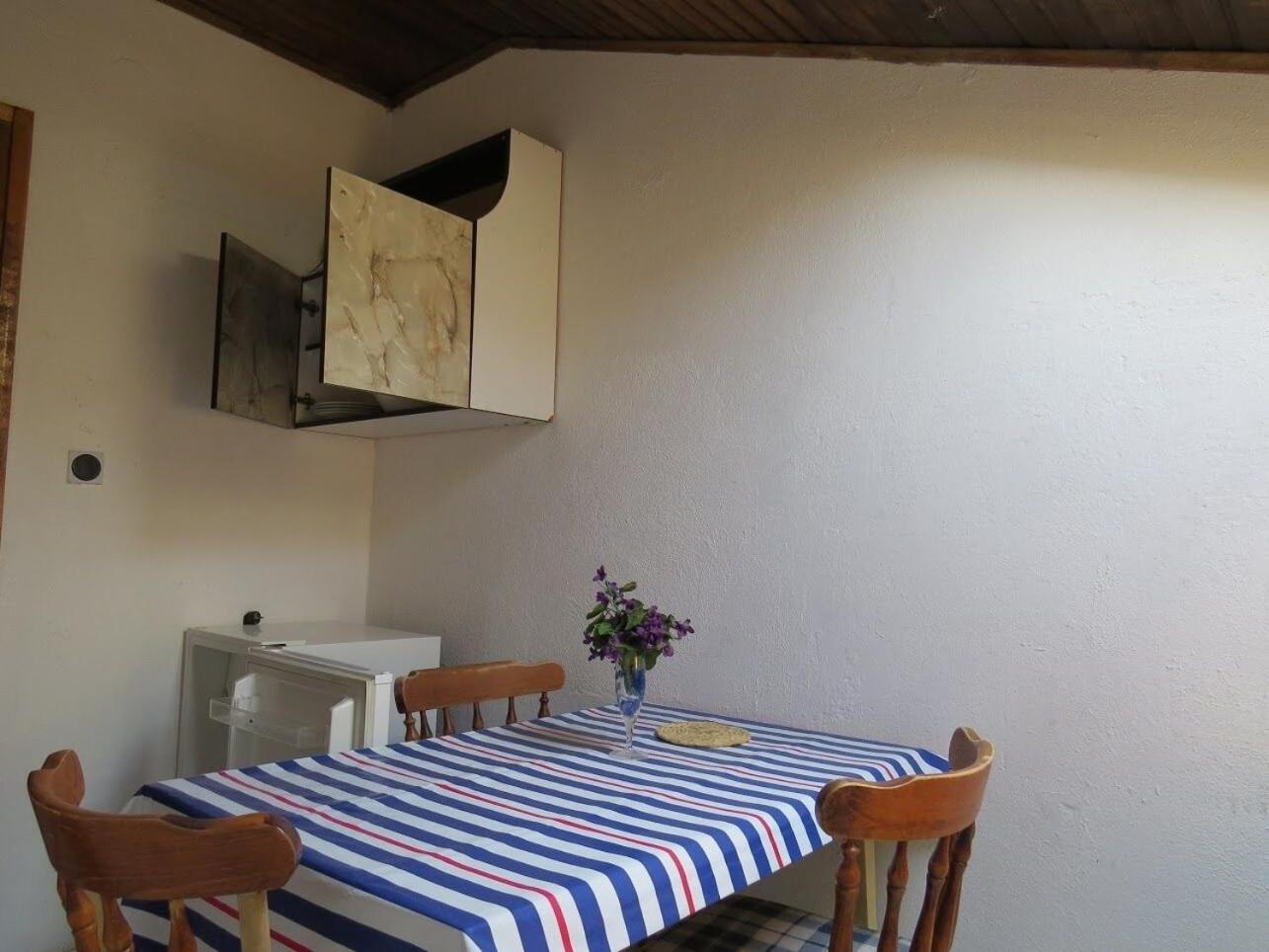 Apartment Rene أوميس المظهر الخارجي الصورة